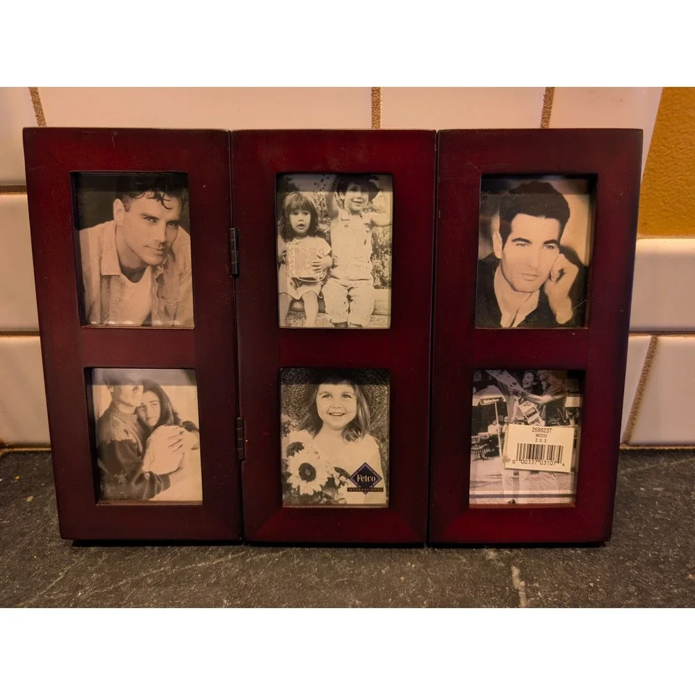 Fetco 6 Photo Wood Tabletop Accordion Frame Dark Red Display